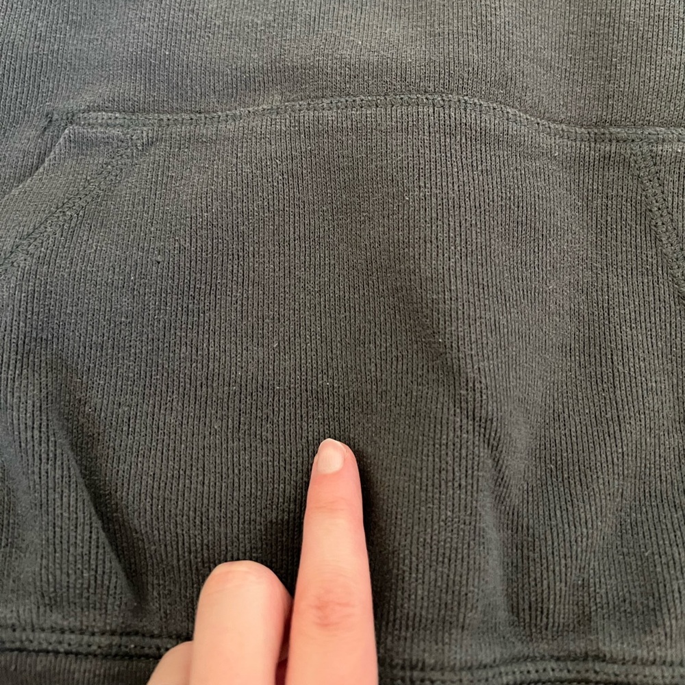 🔘GAP: Boy size M, charcoal pullover sweater w/buttons & front pocket, preowned🔘 - Picture 9 of 10